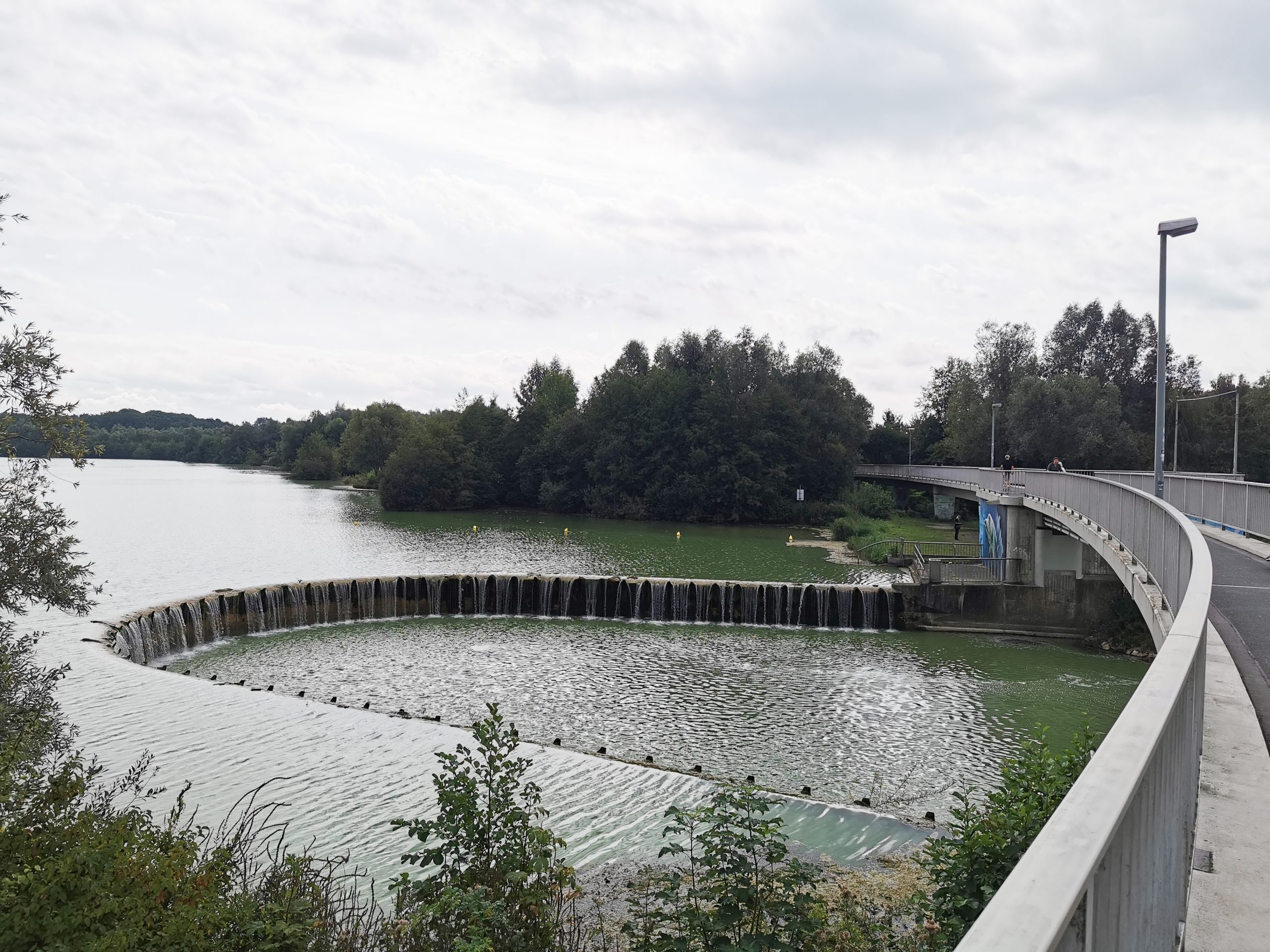 Das Foto zeigt den Lippesee in Paderborn an der Römer-Lippe-Route
