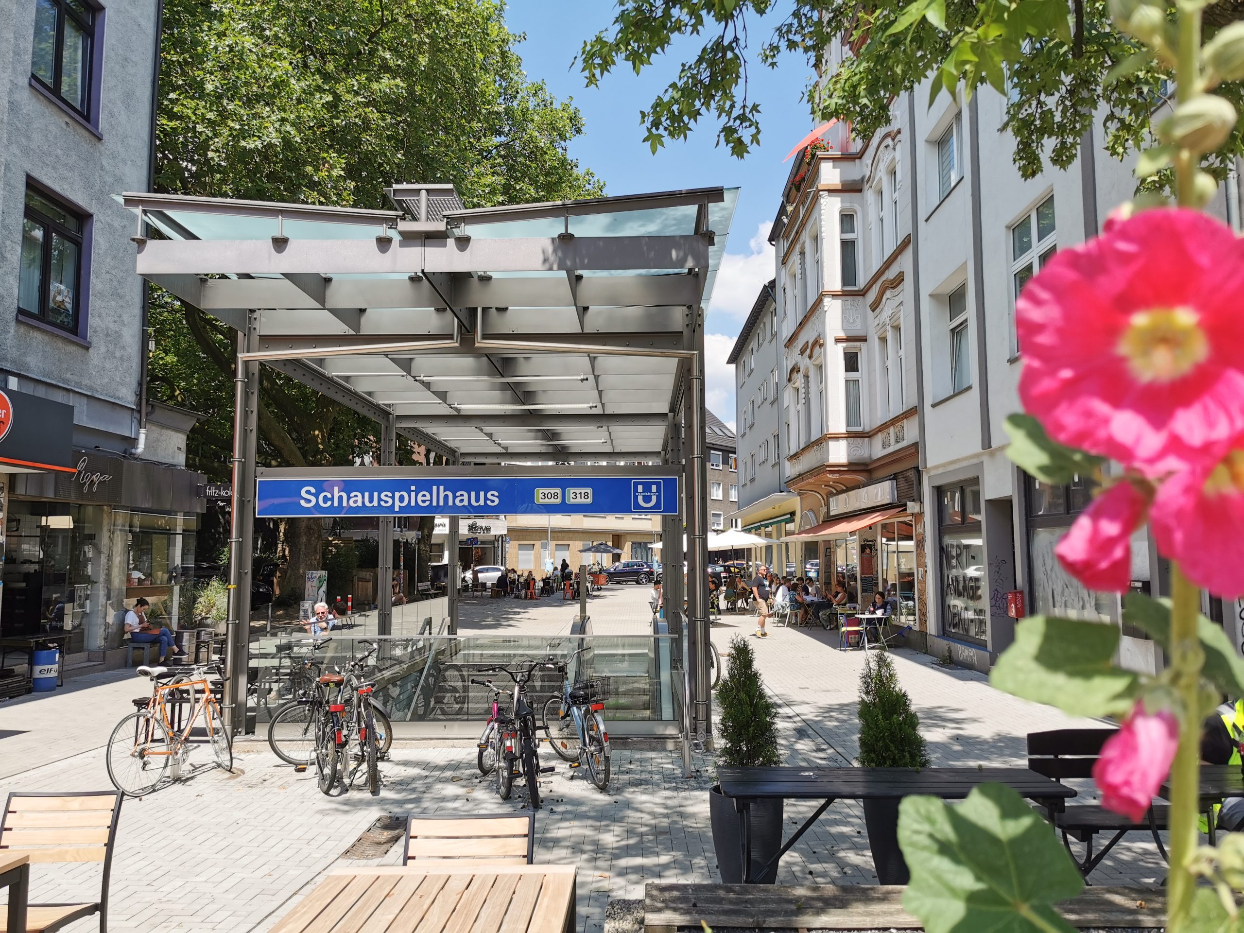 Das Foto zeigt die U-Bahn-Station Schauspielhaus im Szeneviertel Bochum Ehrenfeld