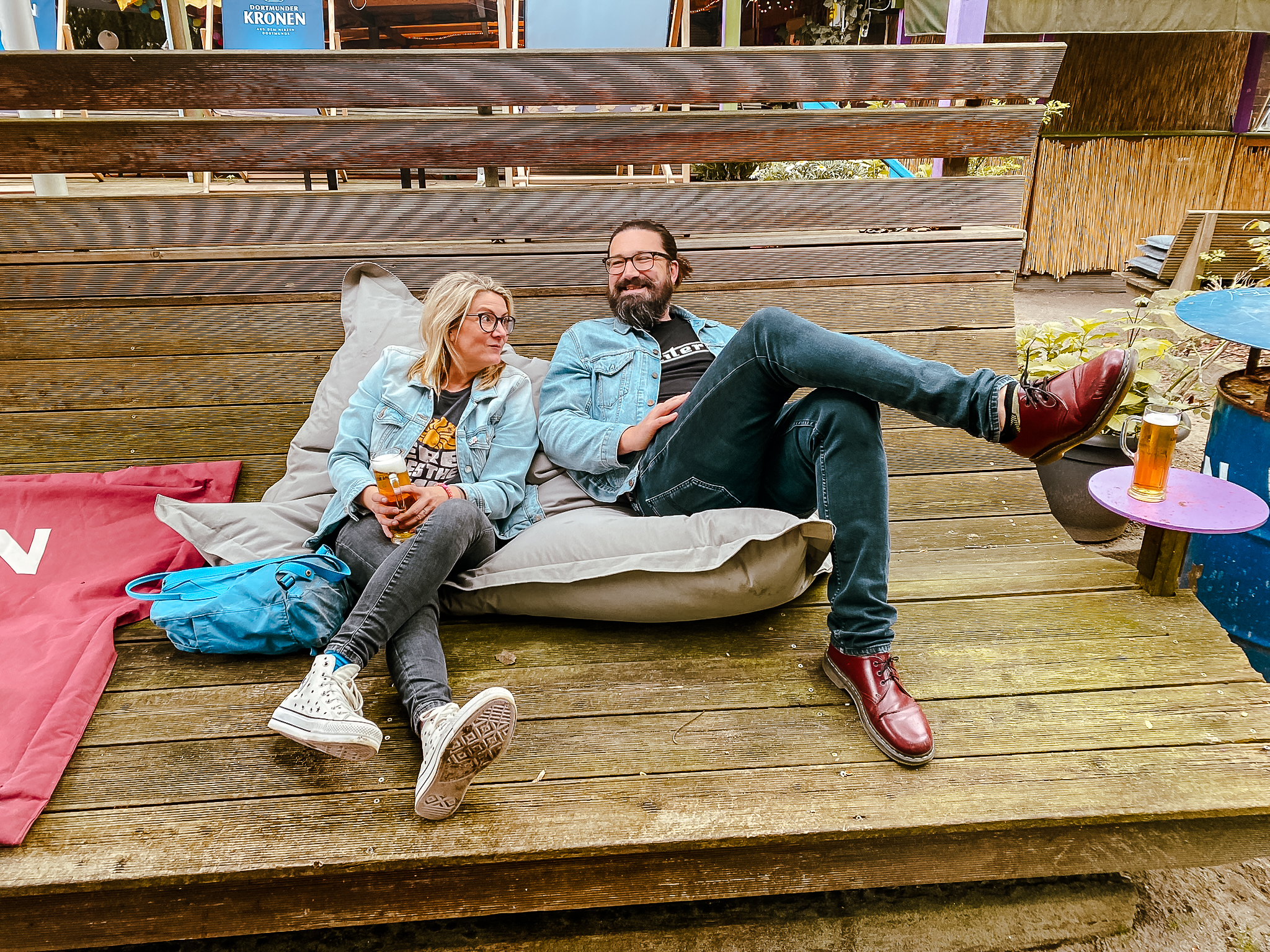 Das Bild zeigt den Biergarten im Cafe Erdmann