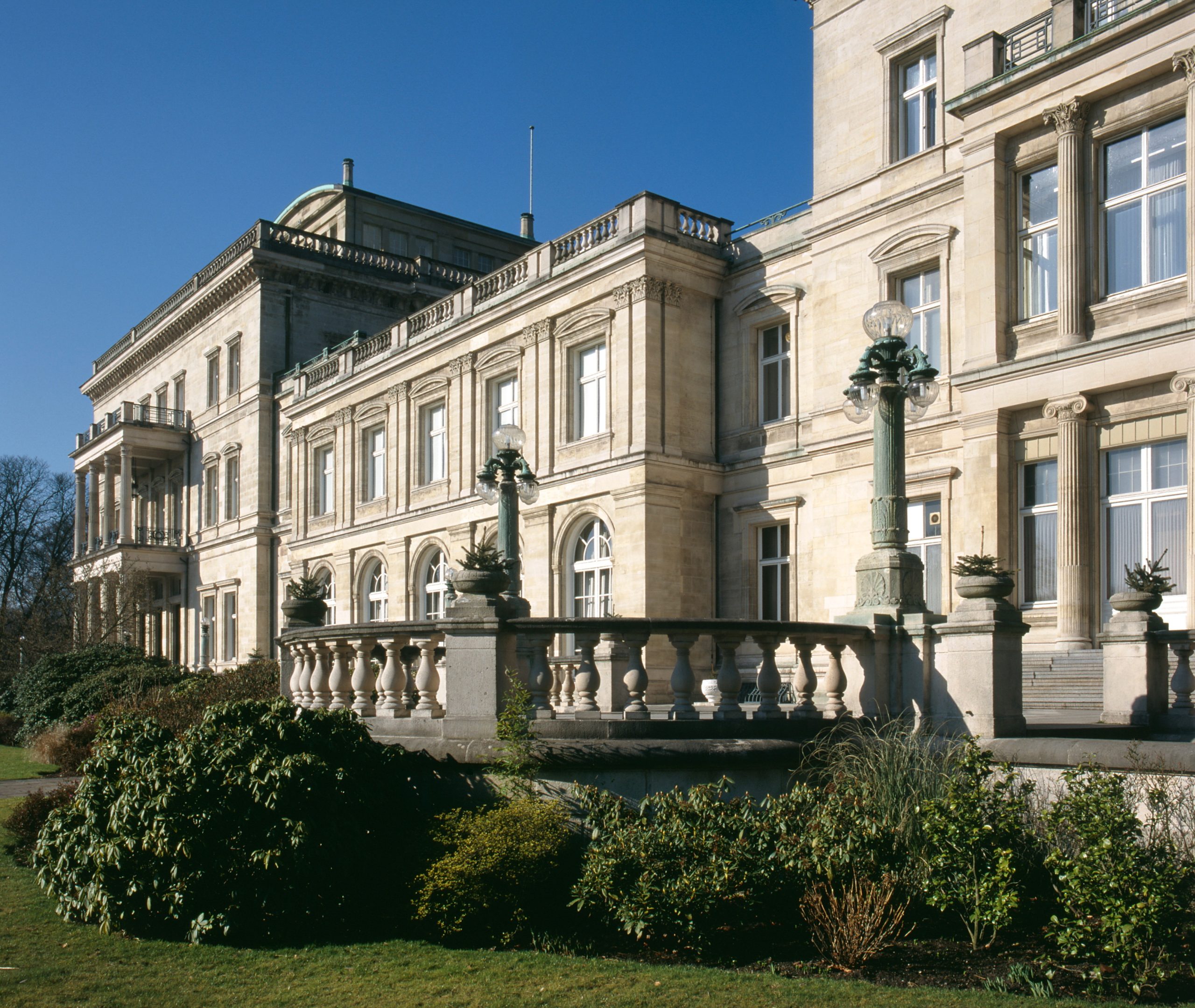 Bild Zeigt die Villa Hügel in Essen.