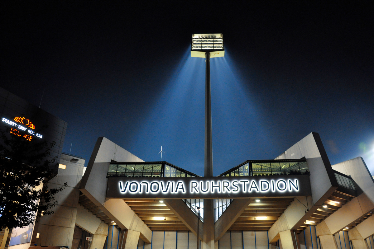 Vonovia Ruhrstadion Flutlicht © VfL Bochum 1848_1200x800 ...