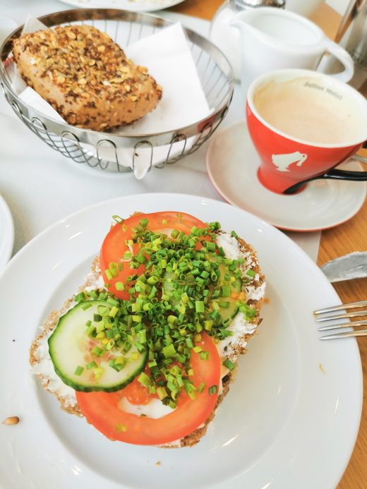 Das Foto zeigt Frühstück im Quality Hotel Lippstadt an der Römer-Lippe-Route