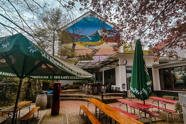 Das Bild zeigt den Biergarten im Kraftstoff