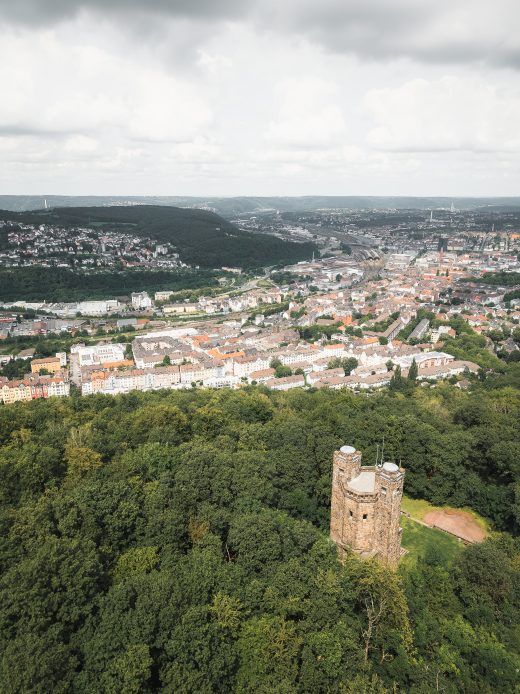 Das Foto zeigt den Wanderweg 3-Türme-Weg in Hagen