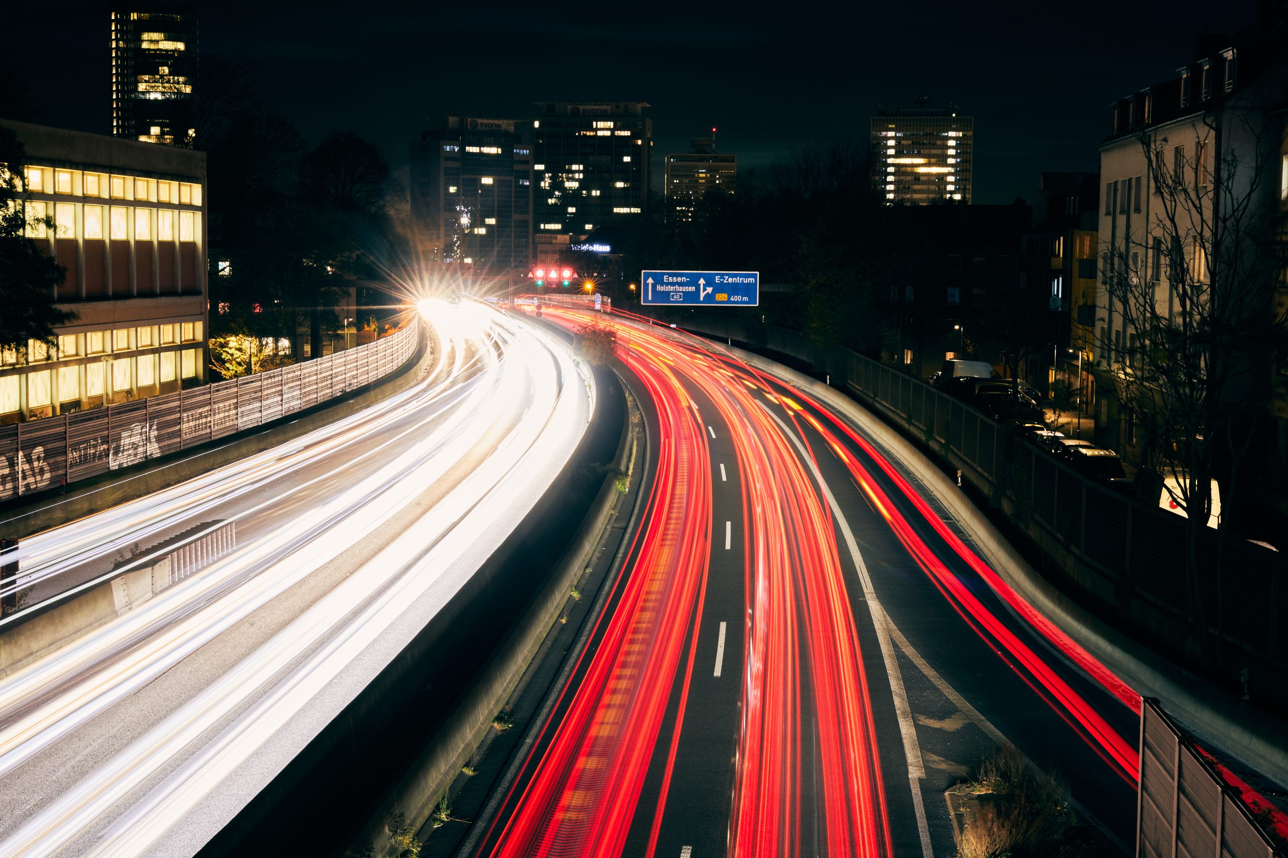 Das Foto zeigt die A40 in Essen.