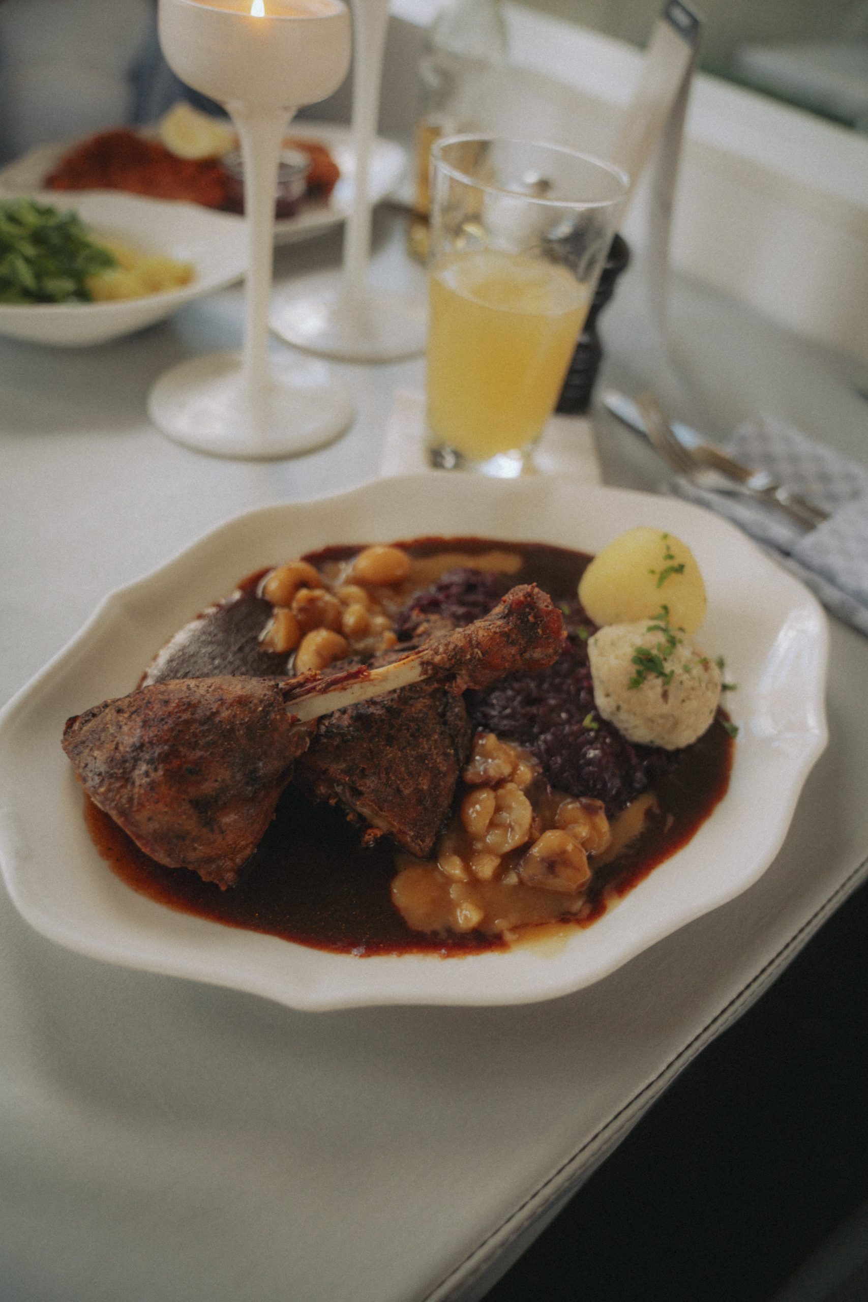 Innenaufnahme vom Essen im Franz Ferdinand Restaurant in Bochum.